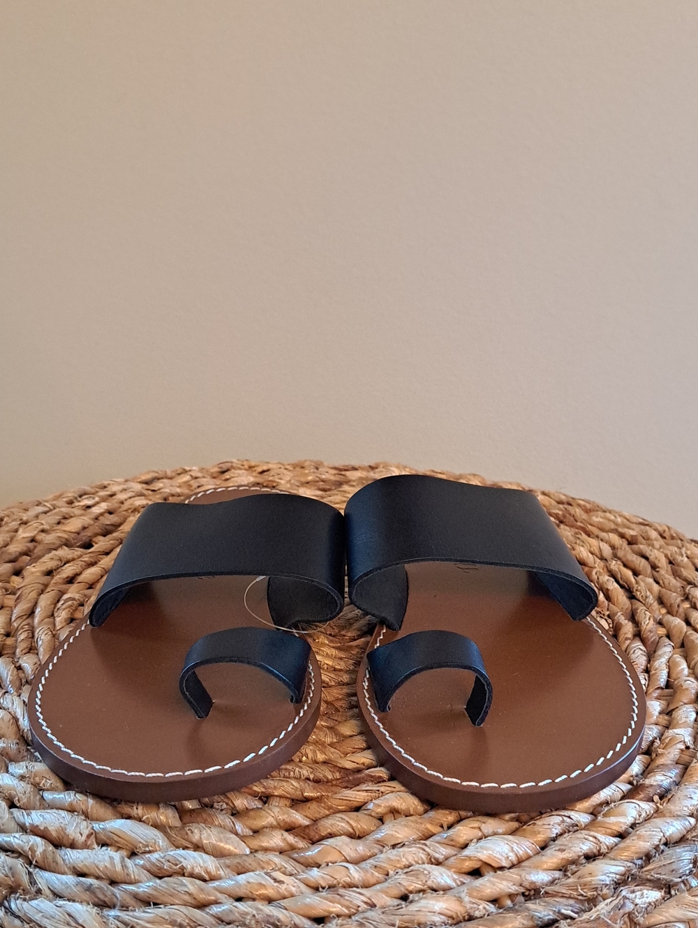 NWOT J.Crew Womens Marta Summer/Vacation Black Leather Toe Post Sandals 7.5 - Picture 3 of 8